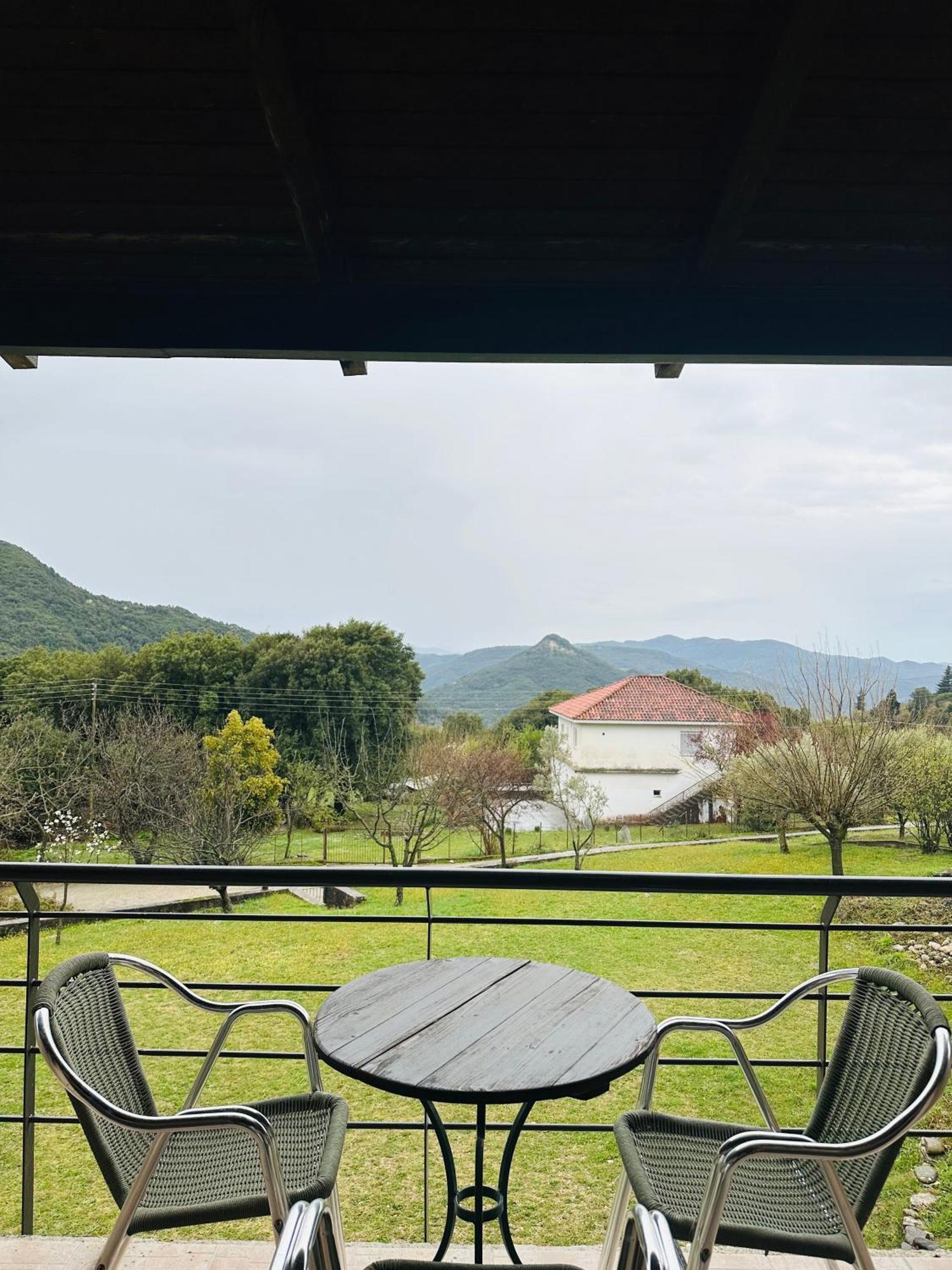 Panthoron Tzoumerka Vourgareli Buitenkant foto