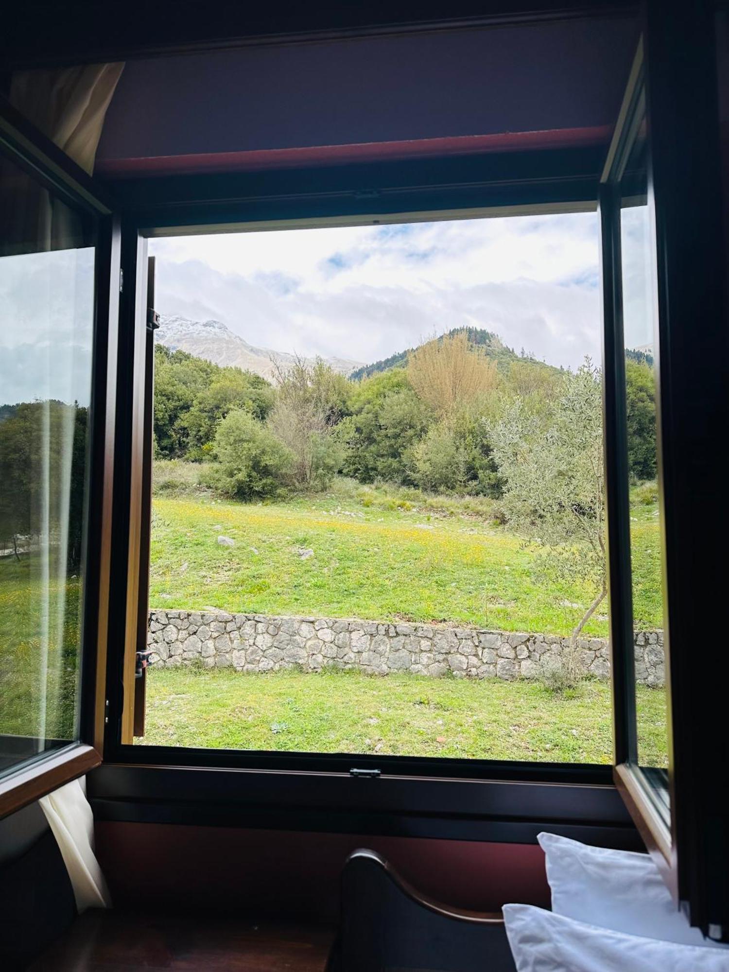 Panthoron Tzoumerka Vourgareli Buitenkant foto