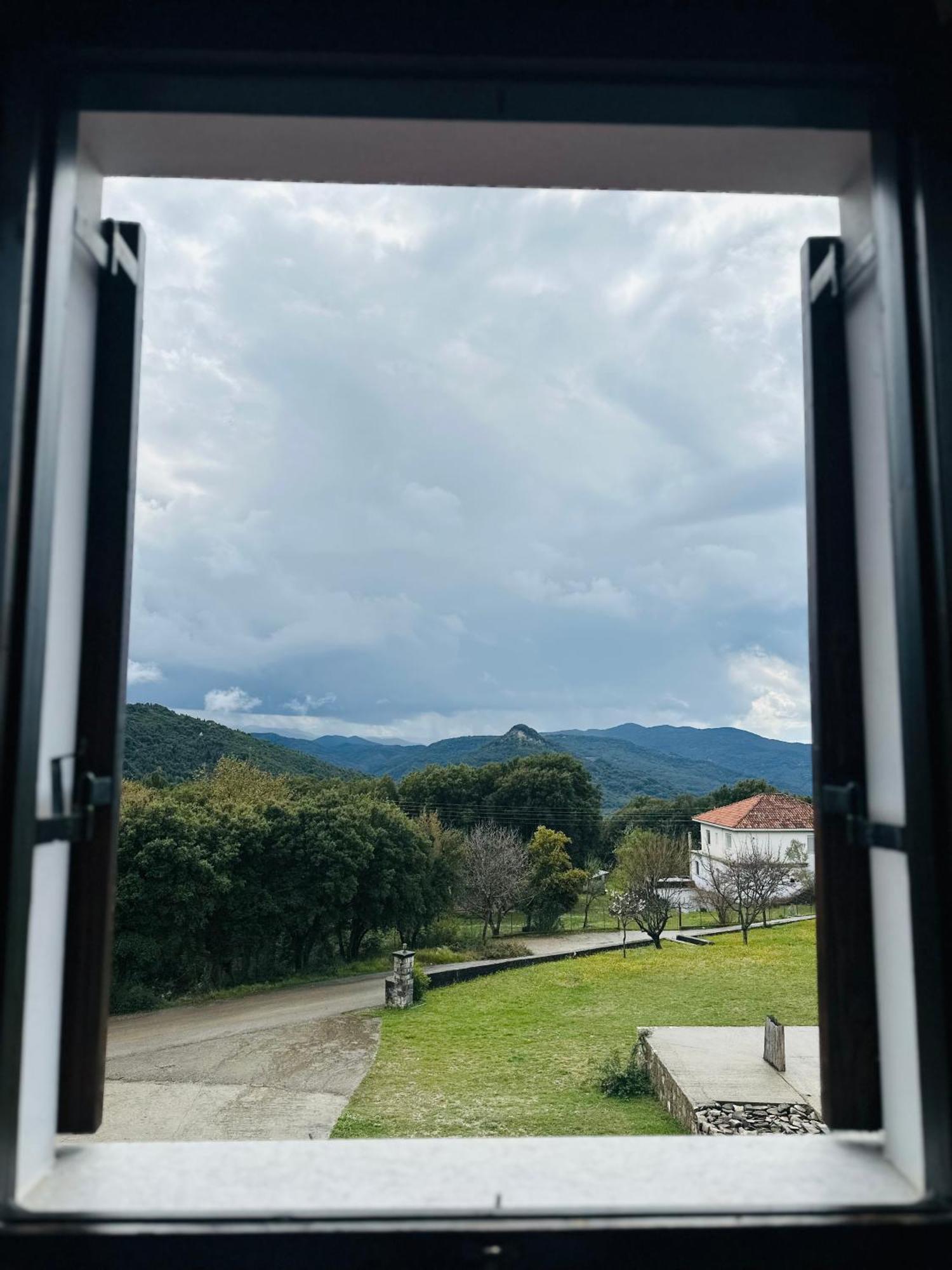 Panthoron Tzoumerka Vourgareli Buitenkant foto